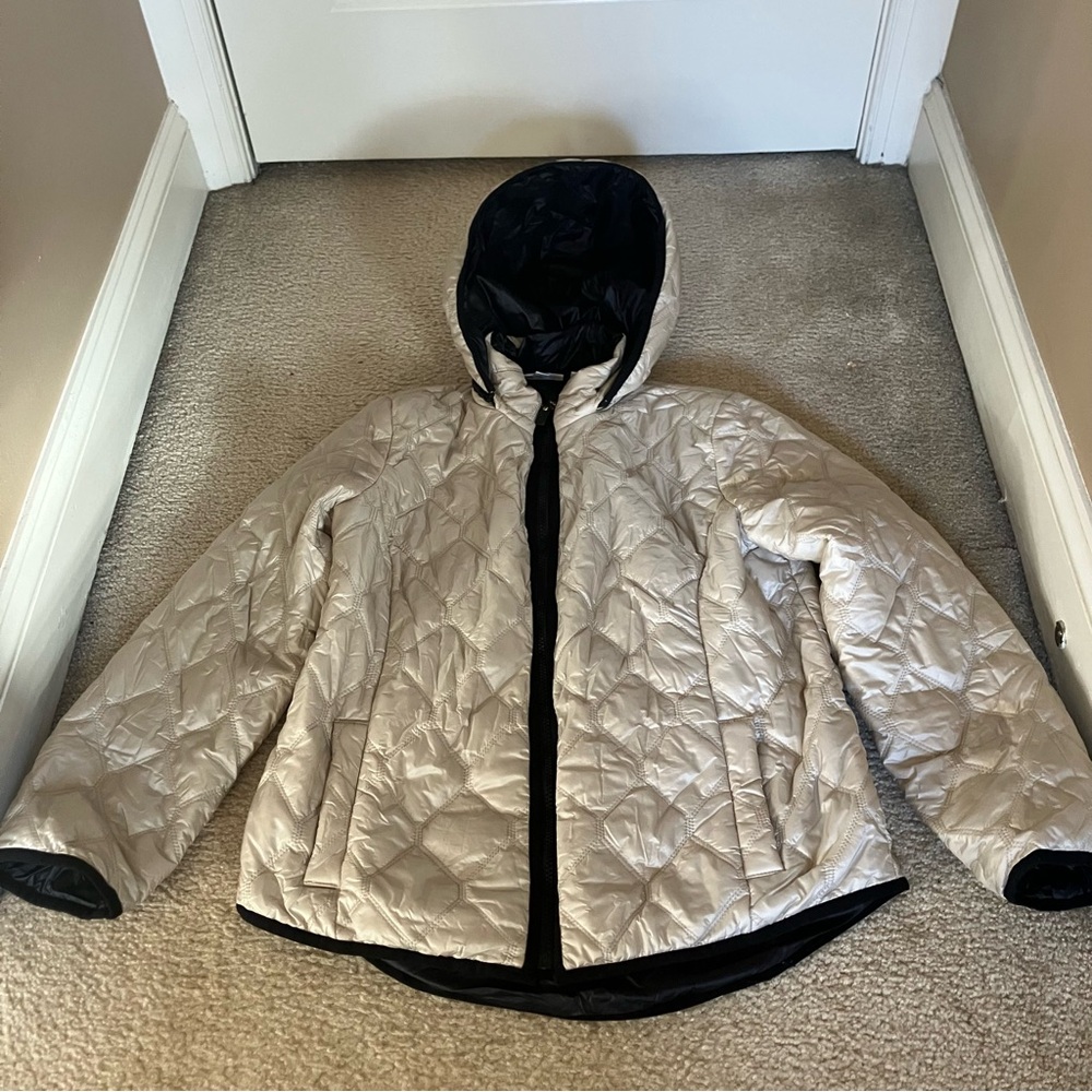 Chico's Lightweight Puffer Sz 6